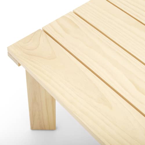 Crate Outdoor Coffee table natural wood / Gerrit Rietveld, 1934 – 75.5 x 75.5 x H 40 cm - Hay - Natural pine - Lacquered solid pine