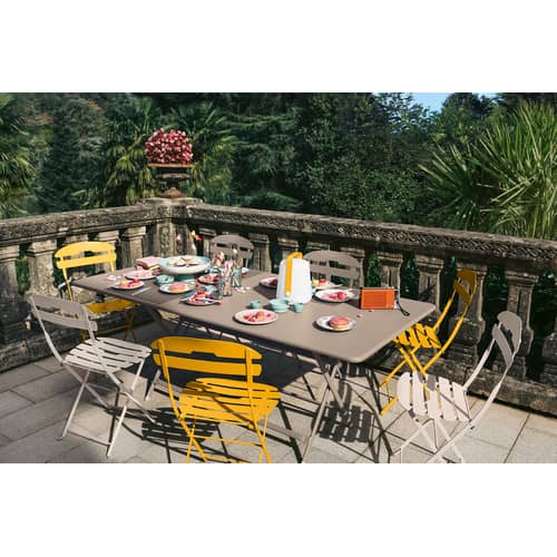 Table pliante Caractère   / 90 x 190 cm - 8 à 10 personnes - Fermob - Ocre rouge - Acier peint