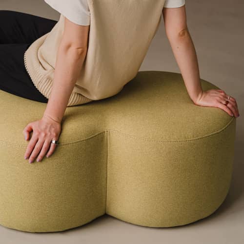 Pouf Umbo / 88 x 50 x H 36,5 cm - NOO.MA - Poire jaune -  Ouate, Aggloméré, Mousse, Tissu