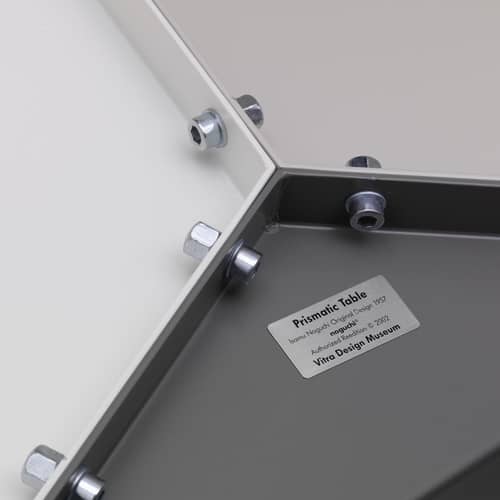 Table basse Prismatic 3 / Isamu Noguchi, 1957 / 41 x 41 x H 37,5 cm - Vitra - Gris clair (3 nuances) - Aluminium