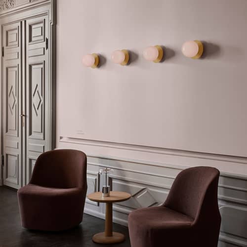 Applique salle de bains Liila 1 Medium / Plafonnier - Ø 14 cm - NUURA - Rose (verre lisse) / Doré - Aluminium, Verre soufflé bouche