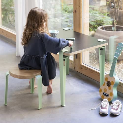 Kinderhocker Mini Lou holz grün / H 30 cm - TIPTOE - Eiche / Füße Grün Dino - Ökozertifizierte Massiveiche, thermolackierter Stahl