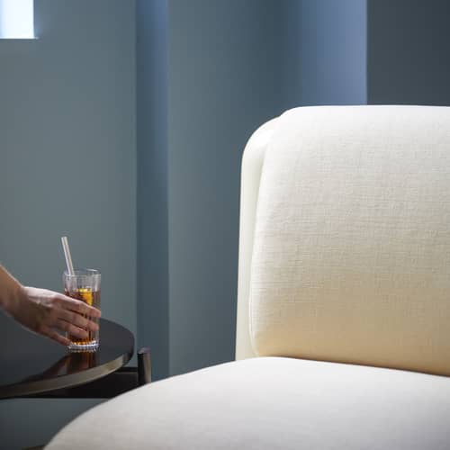 Fauteuil rembourré T4 / Fibre de verre - UMA OBJECTS - Crème Soda - Fibre de verre, Mousse, Tissu