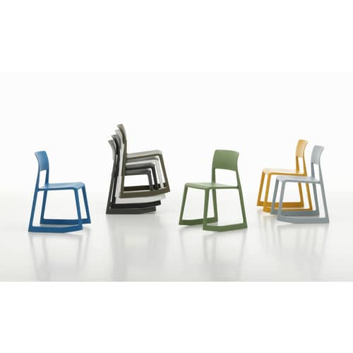 Stapelbarer Stuhl Tip Ton RE plastikmaterial grau / Recycling-Kunststoff - Schrägstellbar & ergonomisch - Vitra - Grau - Recyceltes Polypropylen