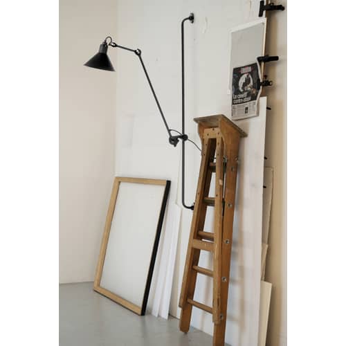 Applique avec prise N°214 / Lampe Gras - DCW éditions - Noir / Bras noir - Acier
