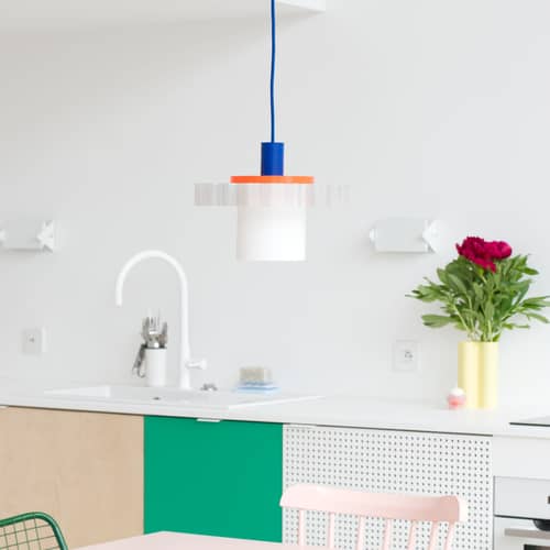 Suspension Gigi n°1 / Ø 28 x H 21 cm - Plastique recyclé / Fabriqué en France - Warren & Laetitia - Câble bleu / Blanc / Orange - Bioplastique, Plastique recyclé