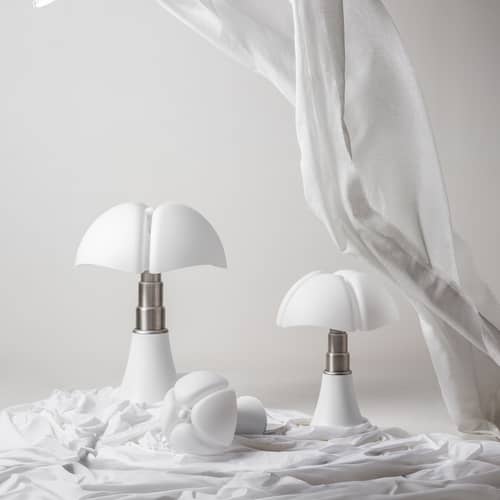 Lampe de table Minipipistrello White matt LED / H 35 cm - Martinelli Luce - Blanc mat -  Méthacrylate satiné, Acier satiné, Aluminium peint mat
