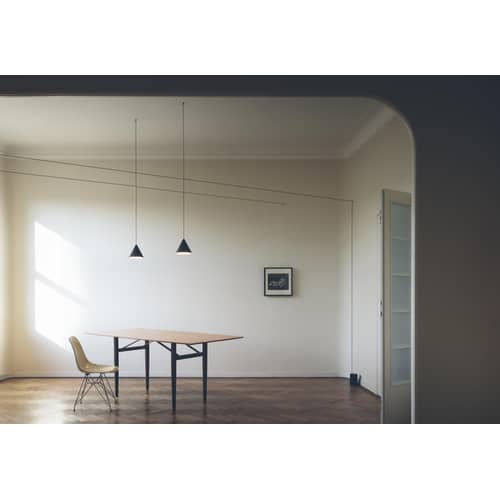 Suspension String Light Cone LED / Câble 12 mètres - Sans module électrique - Flos - Cône / Noir - Aluminium peint, Polycarbonate, Tissu