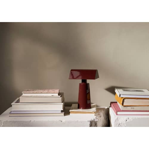 Caret MF1 Wireless rechargeable lamp metal red purple / Steel - H 22 cm - &tradition - Dark burgundy - Lacquered steel