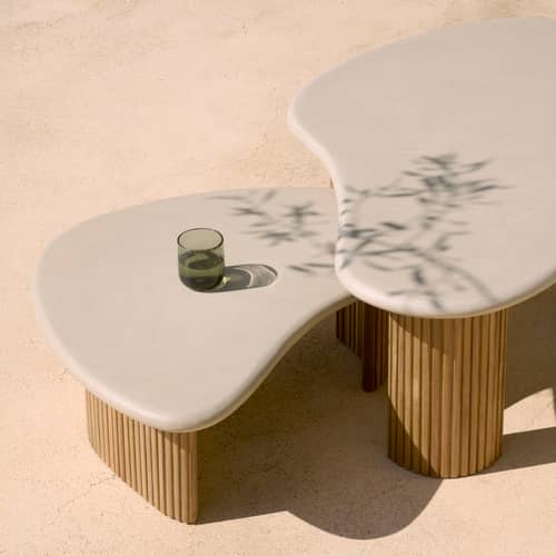 Boomerang Outdoor Coffee table stone grey / 126 x 74 x H 40 cm - Recycle concrete & Teak - Ethnicraft - 126 x 74 x H 40 cm/ Light grey - Concrete, Recycled teak wood