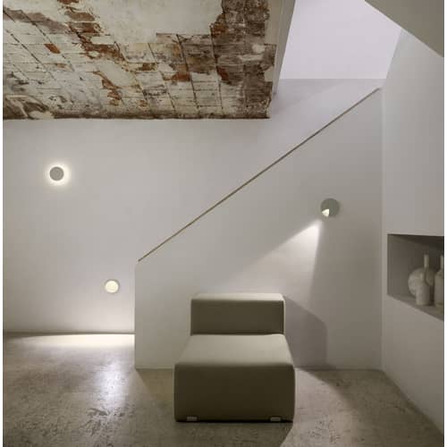 Dots LED Wall light natural wood / Ø 17.5 cm - Adjustable light - Vibia - American walnut (wood) - Solid walnut