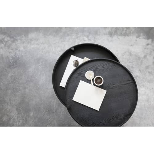 Couchtisch Turning table holz schwarz / mit Staufach - Ø 65 cm - Audo Copenhagen - Esche schwarz - Esche, Messing