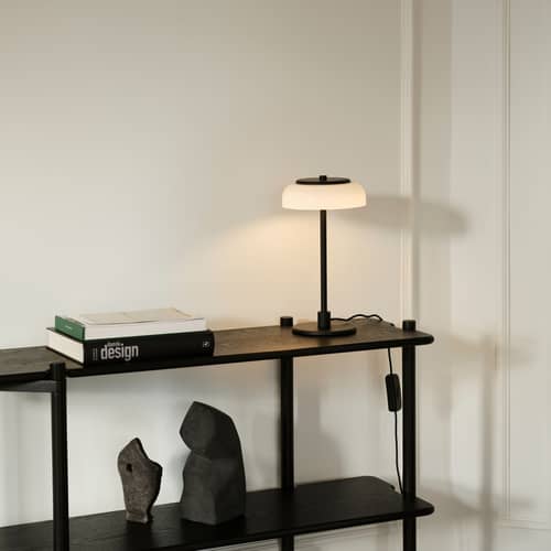 Lampe de table Blossi LED verre / H 31 cm - NUURA - Noir / Blanc opalin - Métal, Verre soufflé bouche