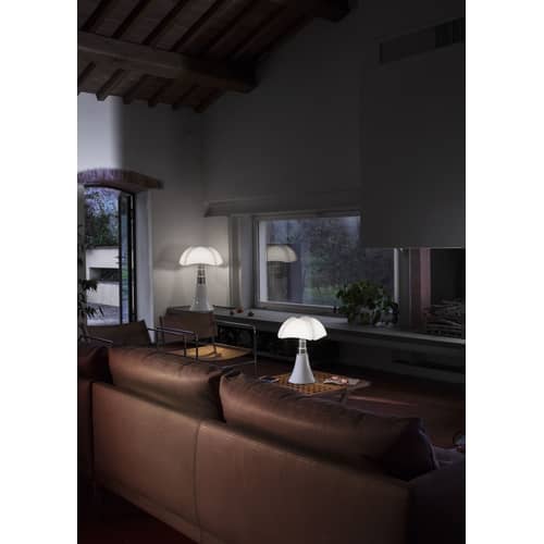 Lampe de table Pipistrello LED / H 66 à 86 cm - Gae Aulenti, 1965 - Martinelli Luce - Blanc - Acier galvanisé, Aluminium laqué, Méthacrylate