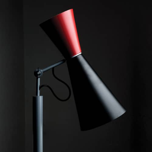 Lampada a stelo Parliament metallo rosso / Le Corbusier - Riedizione 1963 - Nemo - Nero rosso - Metallo
