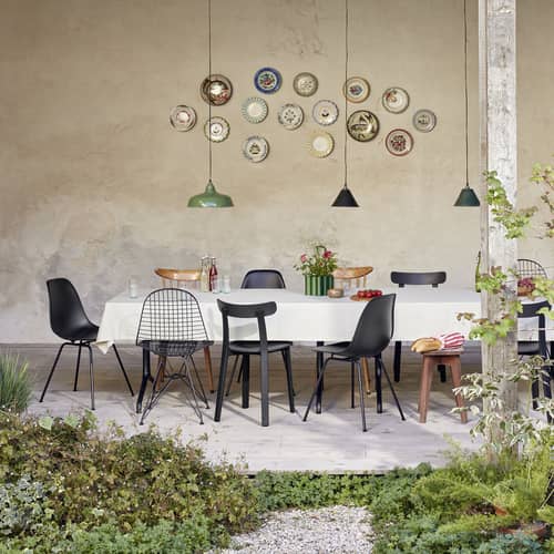 Stuhl RE DSX - Eames Plastic Side Chair plastikmaterial schwarz / (1950) - Beine schwarz / recycelt - Vitra - Schwarz / Beine schwarz - Epoxid-lackierter Stahl, Recycelter Kunststoff (Post-Consumer)