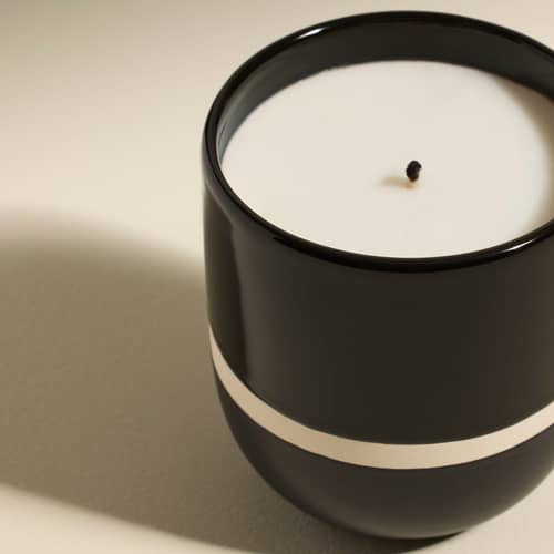 Parfumierte Kerze Sicilia keramik schwarz - Maison Sarah Lavoine - Schwarz / Duft Schwarz Amber - emaillierter Sandstein, Pflanzenwachs
