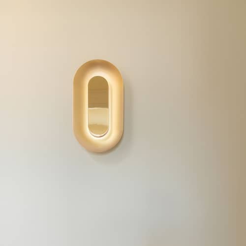 Applique Sasi Small métal or / LED - H 29 cm - NUURA - Doré / Miroir - Aluminium