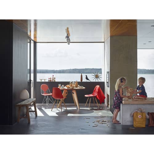 Stuhl DSW - Eames Plastic Side Chair plastikmaterial weiß / (1950) - Helles Holz - Vitra - Weiß / Helles Holz - Massivahorn, Polypropylen