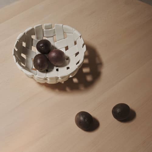 Cesto Plait ceramica bianco / Ciotola per la frutta - Intrecciata a mano / Ø 24 cm - Ferm Living - Bianco - Ceramica smaltata