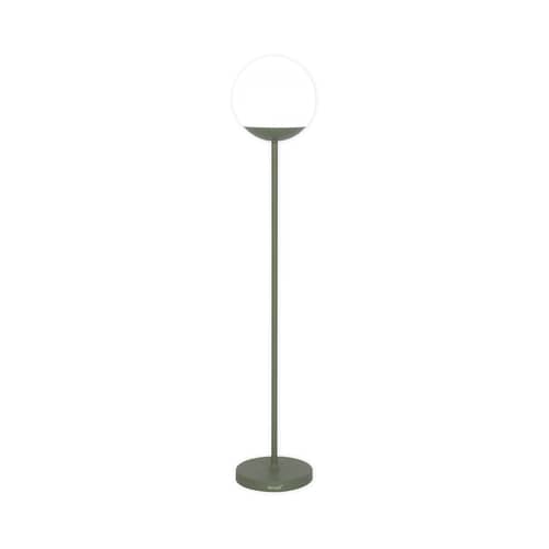 Schnurlose Outdoor-Stehleuchte Mooon! LED metall plastikmaterial grün / Kugel aus Plastik - H 134 cm - Bluetooth - Fermob - Kaktus - Aluminium, Polyäthylen