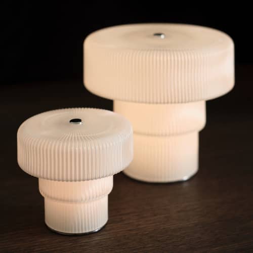 Lampe sans fil rechargeable Ripple Large LED / Ø 19 x H 16,5 cm - Ferm Living - Blanc - Verre soufflé bouche