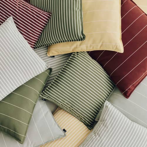 Outdoor-Kissen Terrazza - Narrow Stripe textil grau / 60 x 60 cm - Hay - Grau - Recyceltes Polyester
