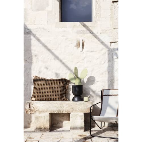 Vaso per fiori Hourglass Extra Small metallo nero / Metallo - Ø 21 x H 30 cm - Ferm Living - H 30 cm / Nero - Metallo anticato