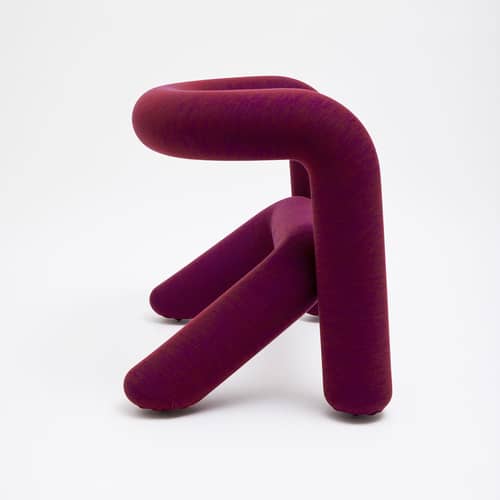 Fauteuil rembourré Extra Bold rose violet / Tissu Kvadrat mélangé - Moustache - Rouge-bleu (tissu Kvadrat) - Acier, Laine, Mousse