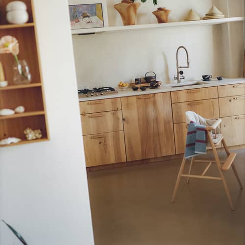 Sedia alta Muru legno naturale - Ferm Living - Sedia alta / Quercia - Impiallacciatura di rovere, Pelle, Rovere massello