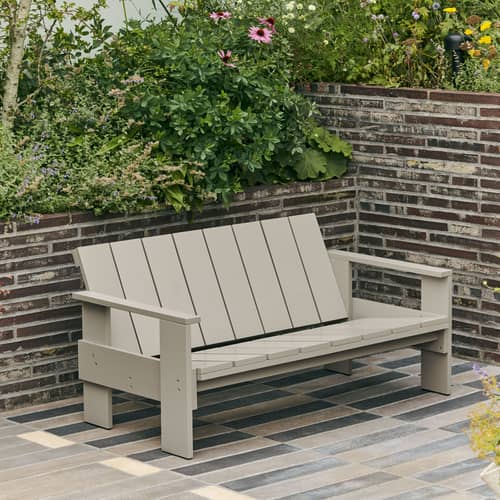 Canapé de jardin 2 places Crate Lounge Outdoor / Gerrit Rietveld, 1934 - L 134,5 cm - Hay - London fog - Pin massif laqué