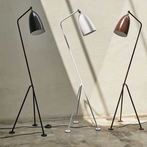 Gräshoppa Floor lamp metal brown / Grossman- 1947 reissue - Gubi - Brown - Powder coated steel