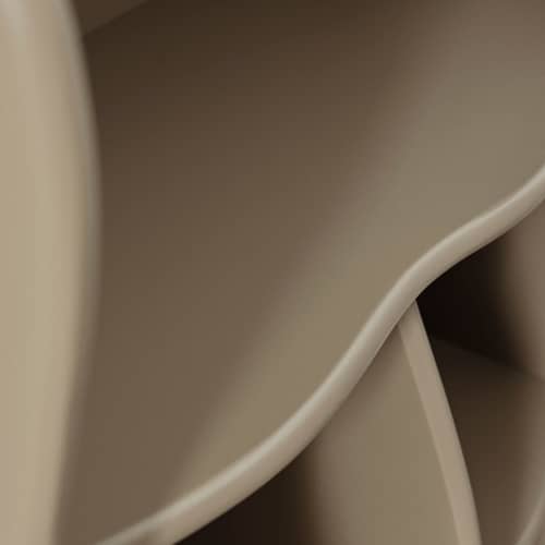 Kinder-Bücherregal Slope holz beige / 66 x H 95 cm - Ferm Living - Kaschmir Beige - Holzfaserplatten