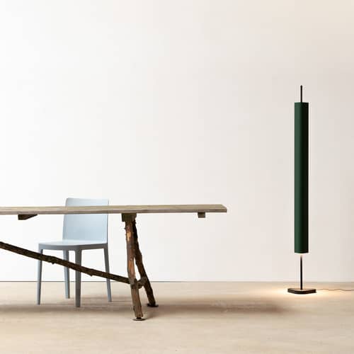 Lampada a stelo Emi metallo blu / Erwan Bouroullec , 2023 - Flos - Blu profondo - Alluminio, Ghisa