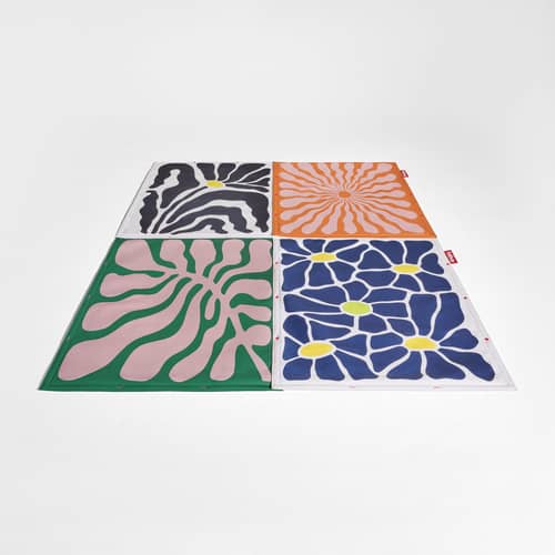 Tappeto per esterno Flying Carpet tessuto beige / 180 x 140 cm - Imbottito - Fatboy - Botanico / Crema e nero - Espanso, Poliestere riciclato