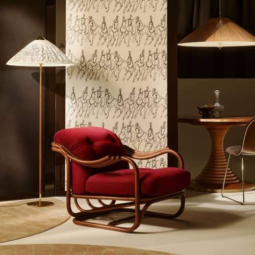 Gepolsterter Sessel Tria faser rot / Neuauflage 1973 - Gubi - Bordeaux (Velours-Stoff) / Dunkles Rattan - Rattan, Schaumstoff, Velours