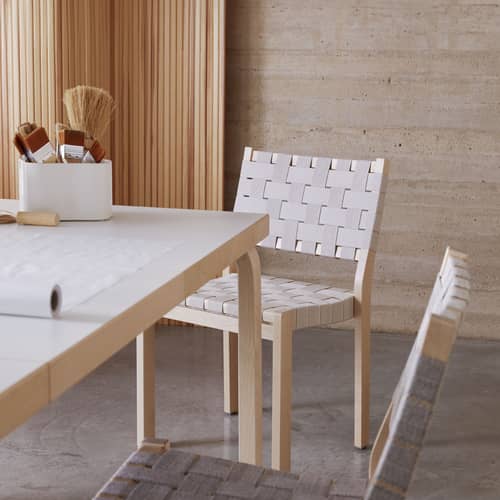 Chaise empilable 611 tissu blanc / Alvar Aalto, 1929 - Sangles en lin - ARTEK - Sangles naturel & blanc / Structure bouleau - Bouleau massif, Sangles en lin