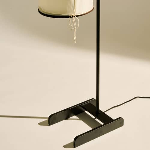 Lampadaire Silk Lantern beige / Soie naturelle - 1951 - Gubi - Beige - Acier, Placage de bois, Soie naturelle