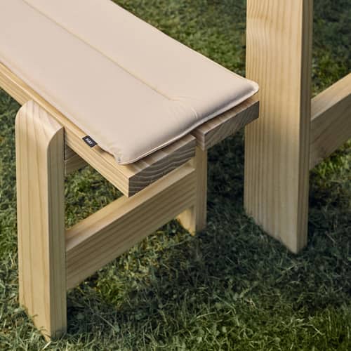 Armlehne  textil beige / Outdoor-Bankkissen für die Bank „Weekday“ – L 111 cm - Hay - Beige - Outdoor-Stoff, Schaumstoff