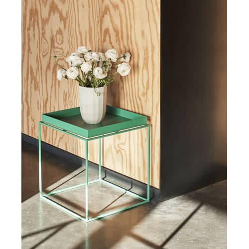 Table d\'appoint Tray métal vert / 40 x 40 x H 44 cm - Hay - Vert Menthe - Acier laqué