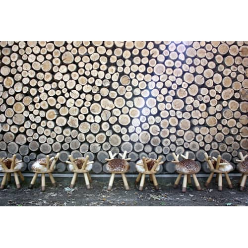 Chaise enfant Bambi tissu marron beige bois naturel / H 40 cm - EO - Faon - Chêne massif, Fourrure synthétique, Mousse, Noyer massif