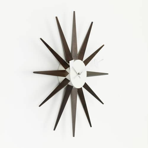 Uhr Sunburst Clock holz natur / By George Nelson, 1948-1960 / Ø 47 cm - Vitra - Nussbaum dunkel - Metall, Nussbaum massiv