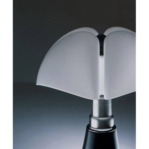 Lampe de table Pipistrello / H 66 à 86 cm - Gae Aulenti, 1965 - Martinelli Luce - Noir brillant - Acier galvanisé, Aluminium laqué, Méthacrylate opalin