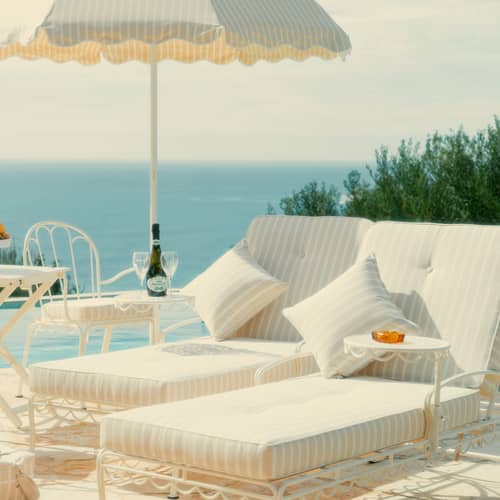 Transat inclinable à roulettes Al Fresco métal / Matelas inclus - Tablette latérale pivotante - BUSINESS & PLEASURE - Coussin Monaco (rayé beige) - Acier, Mousse, Tissu outdoor Pleasuretex®