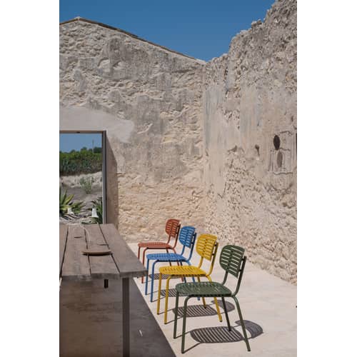 Chaise empilable Mom métal bleu  / Seconde vie - Emu - Bleu azur - Acier verni