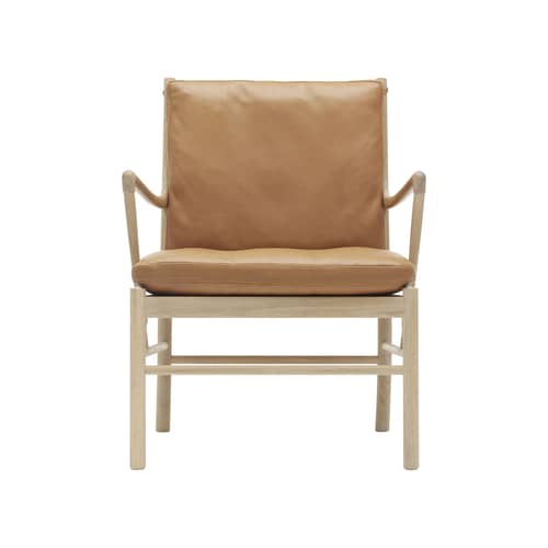 Fauteuil rembourré OW149 - Colonial Chair / Ole Wanscher - 1959 - CARL HANSEN & SON - Chêne huilé / Cuir marron (Thor 307) -  Duvet, Chêne massif huilé, Corde de papier, Cuir, Mousse