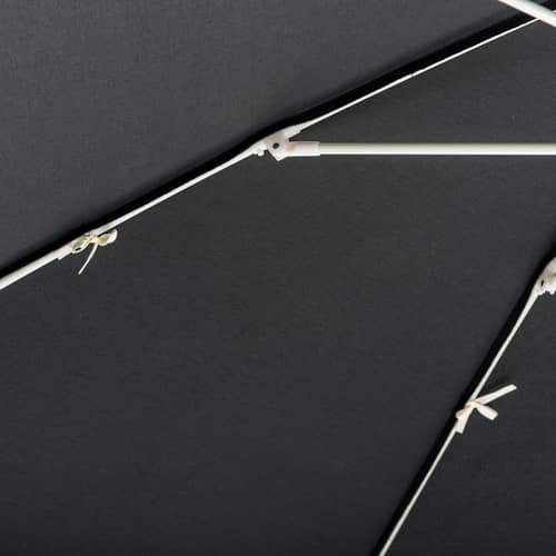 The Amalfi Riviera Parasol textile black / Ø 230 cm - BUSINESS & PLEASURE - Black / White edge - Aluminium, Fibreglass, Outdoor fabric, Reclaimed laminated wood