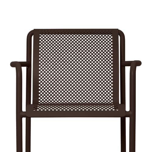 Poltroncina da pranzo Dapple metallo marrone / Punzone - Ferm Living - Cioccolato fondente - Acciaio zincato verniciato a polvere