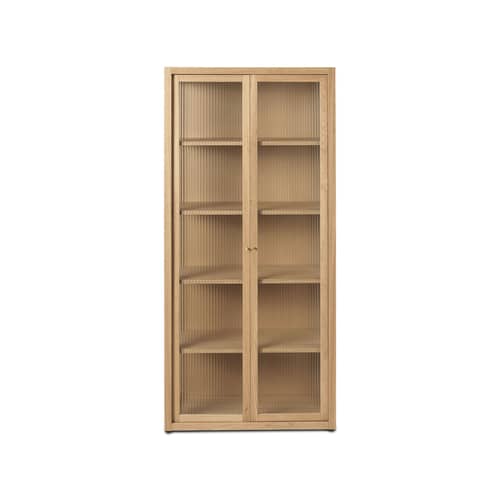 Vaisselier Reed bois naturel / Vitrine - L 70 x H 155 - Verre cannelé - Ferm Living - Chêne naturel / Verre cannelé - Chêne massif, Laiton massif, Placage chêne, Verre cannelé