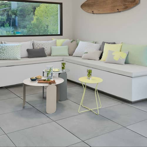 Cocotte Stool metal beige / Side table - H 45 cm - Fermob - Beige Latte - Lacquered steel